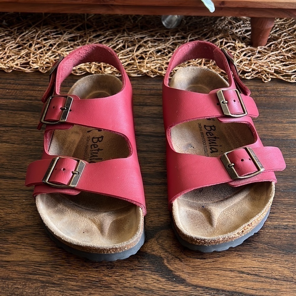 Birkenstock Betula Womens 7 Mens 5 Leather Buckle Strap Sandals Red - Picture 3 of 11